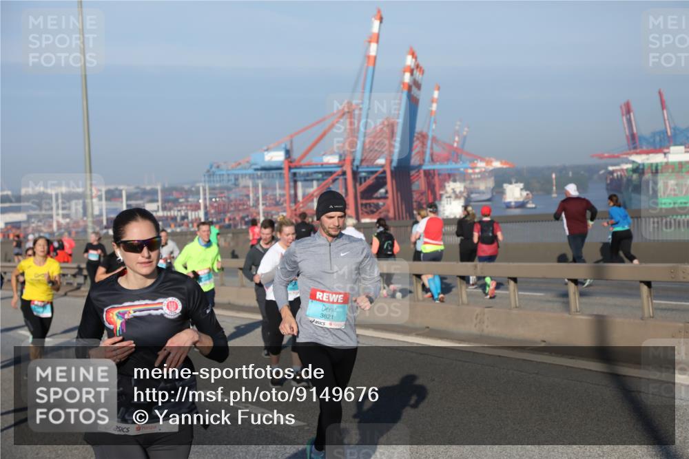03.10.2025 - Köhlbrandbrückenlauf Yannick Fuchs http://msf.ph/oto/9149676 03.10.2025 08:41:22 Position 2 3821 meine-sportfotos.de