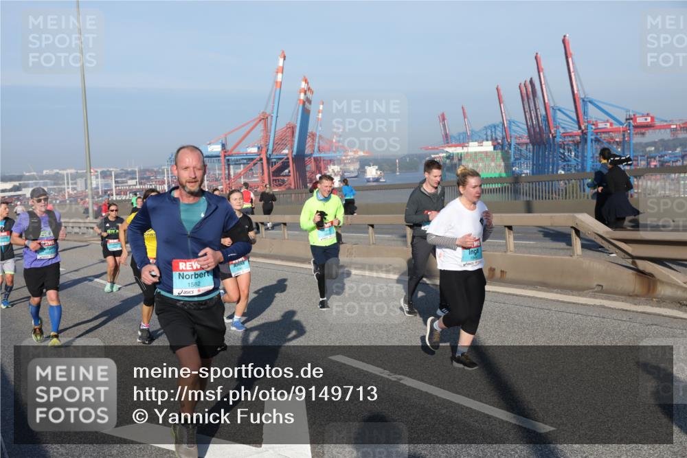 03.10.2025 - Köhlbrandbrückenlauf Yannick Fuchs http://msf.ph/oto/9149713 03.10.2025 08:41:25 Position 2 1582, 1242, 1944 meine-sportfotos.de