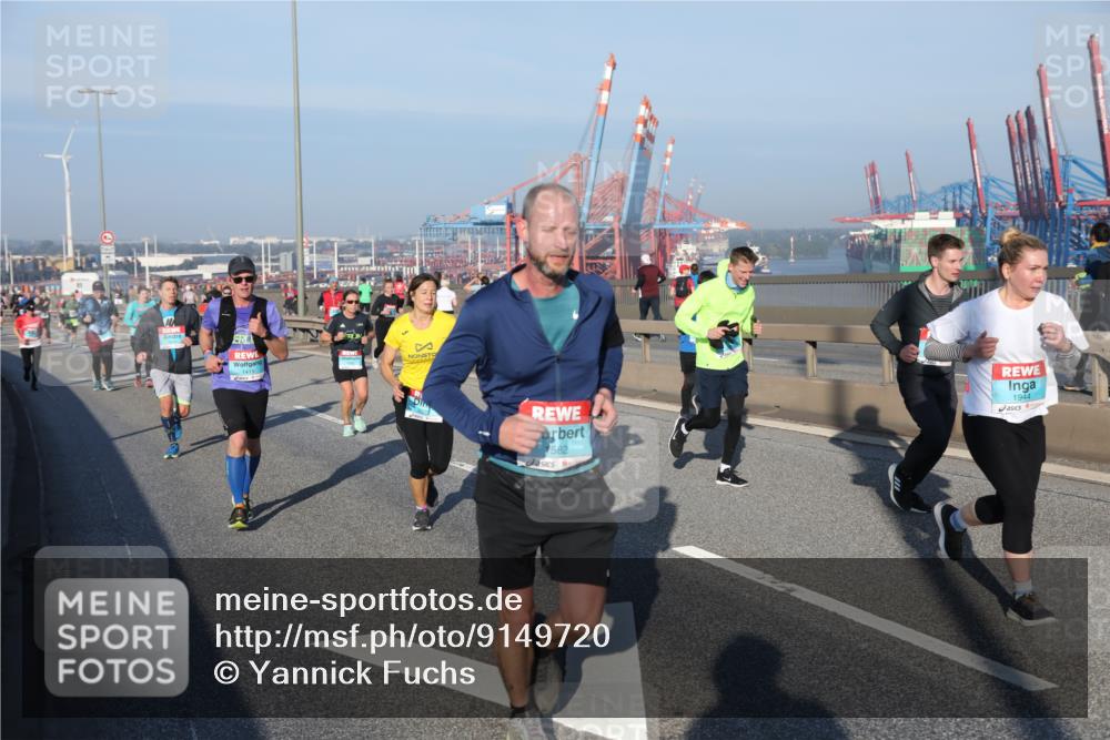 03.10.2025 - Köhlbrandbrückenlauf Yannick Fuchs http://msf.ph/oto/9149720 03.10.2025 08:41:25 Position 2 582, 1944 meine-sportfotos.de