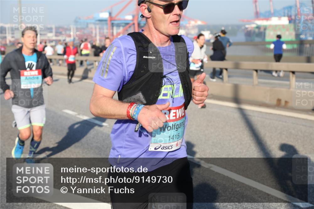 03.10.2025 - Köhlbrandbrückenlauf Yannick Fuchs http://msf.ph/oto/9149730 03.10.2025 08:41:27 Position 2 1415 meine-sportfotos.de