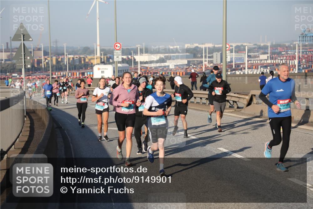 03.10.2025 - Köhlbrandbrückenlauf Yannick Fuchs http://msf.ph/oto/9149901 03.10.2025 08:41:40 Position 2 1, 500, 1, 3196 meine-sportfotos.de