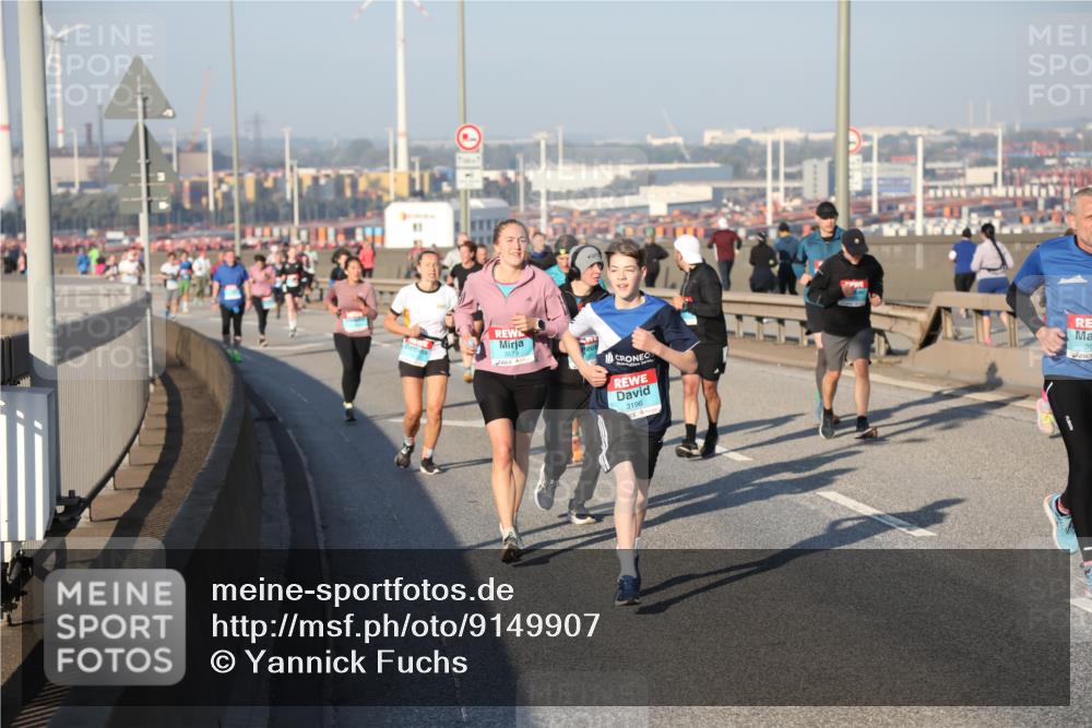 03.10.2025 - Köhlbrandbrückenlauf Yannick Fuchs http://msf.ph/oto/9149907 03.10.2025 08:41:40 Position 2 3196, 36 meine-sportfotos.de