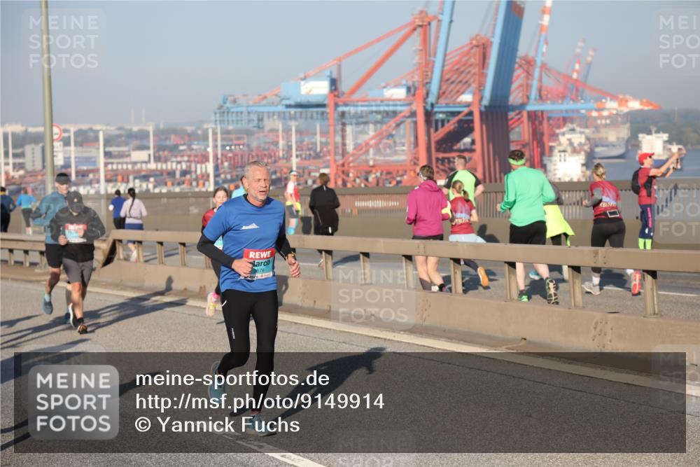 03.10.2025 - Köhlbrandbrückenlauf Yannick Fuchs http://msf.ph/oto/9149914 03.10.2025 08:41:41 Position 2 3679 meine-sportfotos.de