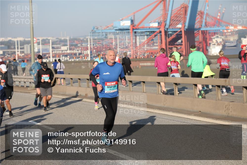 03.10.2025 - Köhlbrandbrückenlauf Yannick Fuchs http://msf.ph/oto/9149916 03.10.2025 08:41:41 Position 2 3679, 12015 meine-sportfotos.de
