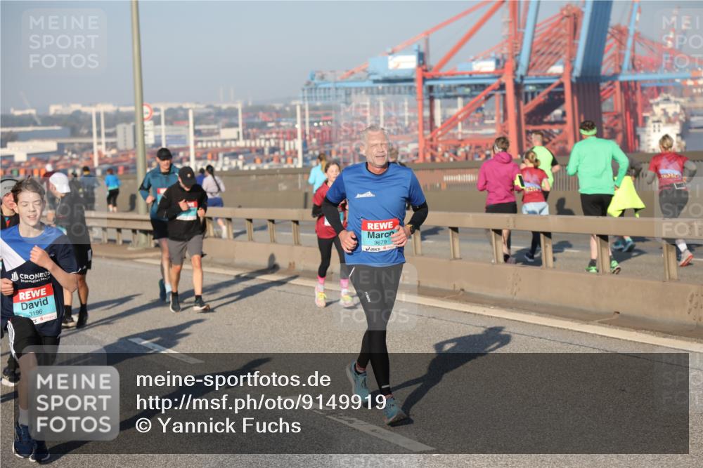 03.10.2025 - Köhlbrandbrückenlauf Yannick Fuchs http://msf.ph/oto/9149919 03.10.2025 08:41:41 Position 2 3196, 3679 meine-sportfotos.de