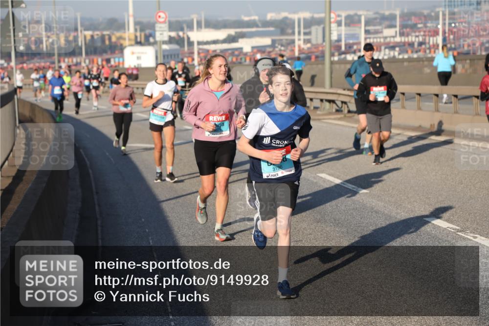 03.10.2025 - Köhlbrandbrückenlauf Yannick Fuchs http://msf.ph/oto/9149928 03.10.2025 08:41:42 Position 2 3196 meine-sportfotos.de