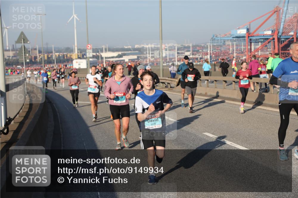 03.10.2025 - Köhlbrandbrückenlauf Yannick Fuchs http://msf.ph/oto/9149934 03.10.2025 08:41:42 Position 2 3196 meine-sportfotos.de