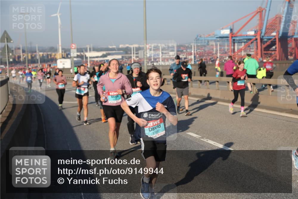 03.10.2025 - Köhlbrandbrückenlauf Yannick Fuchs http://msf.ph/oto/9149944 03.10.2025 08:41:43 Position 2 3196 meine-sportfotos.de