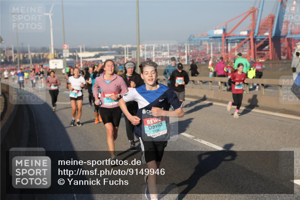 03.10.2025 - Köhlbrandbrückenlauf Yannick Fuchs http://msf.ph/oto/9149946 03.10.2025 08:41:43 Position 2 3196 meine-sportfotos.de