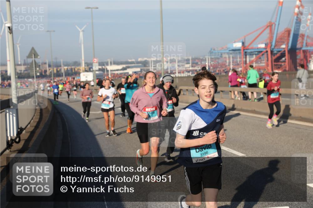 03.10.2025 - Köhlbrandbrückenlauf Yannick Fuchs http://msf.ph/oto/9149951 03.10.2025 08:41:43 Position 2 3196 meine-sportfotos.de