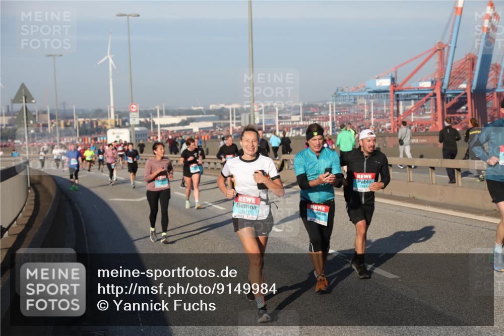 03.10.2025 - Köhlbrandbrückenlauf Yannick Fuchs http://msf.ph/oto/9149984 03.10.2025 08:41:46 Position 2 3341, 2661 meine-sportfotos.de