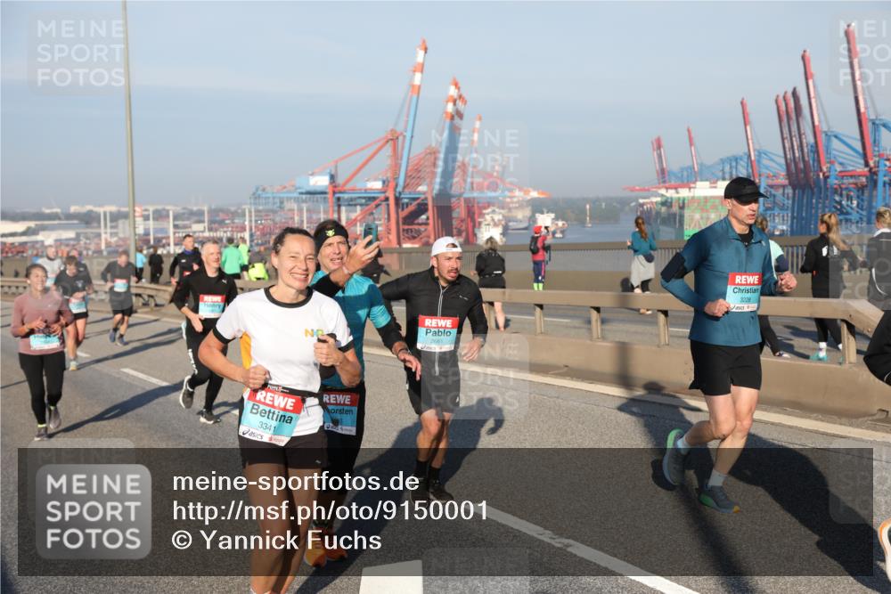 03.10.2025 - Köhlbrandbrückenlauf Yannick Fuchs http://msf.ph/oto/9150001 03.10.2025 08:41:47 Position 2 2661, 3228, 3341 meine-sportfotos.de