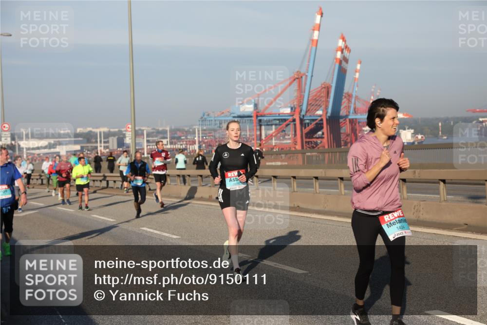 03.10.2025 - Köhlbrandbrückenlauf Yannick Fuchs http://msf.ph/oto/9150111 03.10.2025 08:41:58 Position 2 2698, 1424 meine-sportfotos.de