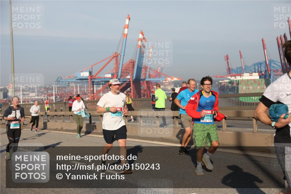 03.10.2025 - Köhlbrandbrückenlauf Yannick Fuchs http://msf.ph/oto/9150243 03.10.2025 08:42:08 Position 2 3481, 3484 meine-sportfotos.de