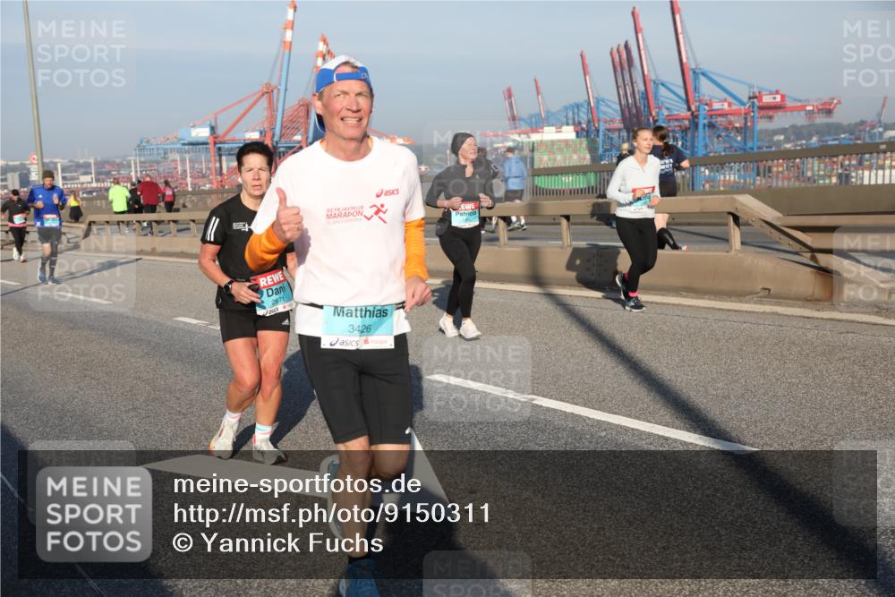 03.10.2025 - Köhlbrandbrückenlauf Yannick Fuchs http://msf.ph/oto/9150311 03.10.2025 08:42:16 Position 2 2671, 3426 meine-sportfotos.de