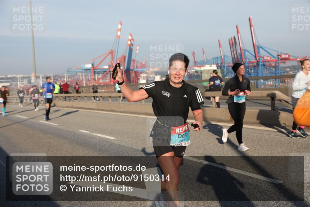 03.10.2025 - Köhlbrandbrückenlauf Yannick Fuchs http://msf.ph/oto/9150314 03.10.2025 08:42:16 Position 2 2671 meine-sportfotos.de