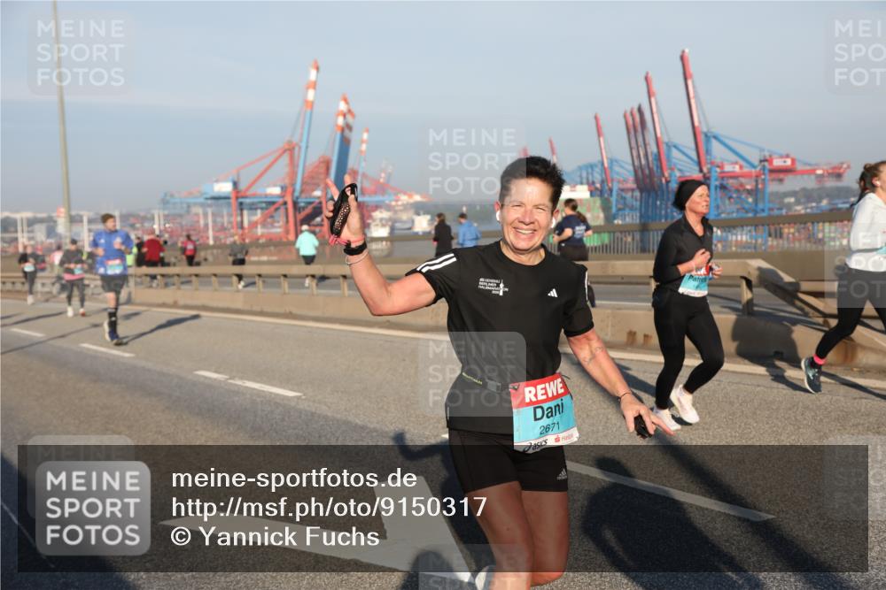 03.10.2025 - Köhlbrandbrückenlauf Yannick Fuchs http://msf.ph/oto/9150317 03.10.2025 08:42:17 Position 2 2671 meine-sportfotos.de