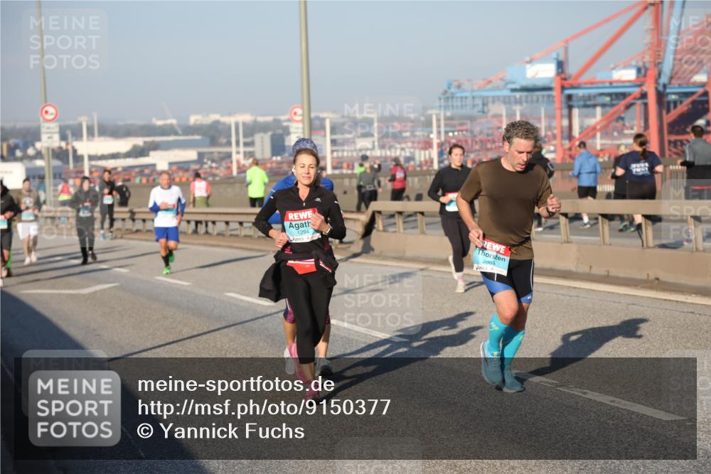 03.10.2025 - Köhlbrandbrückenlauf Yannick Fuchs http://msf.ph/oto/9150377 03.10.2025 08:42:22 Position 2 1294, 2903 meine-sportfotos.de