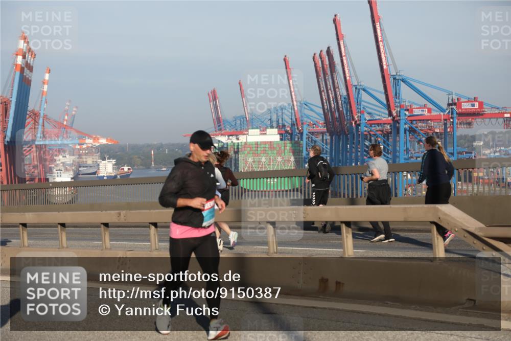 03.10.2025 - Köhlbrandbrückenlauf Yannick Fuchs http://msf.ph/oto/9150387 03.10.2025 08:42:23 Position 2  meine-sportfotos.de