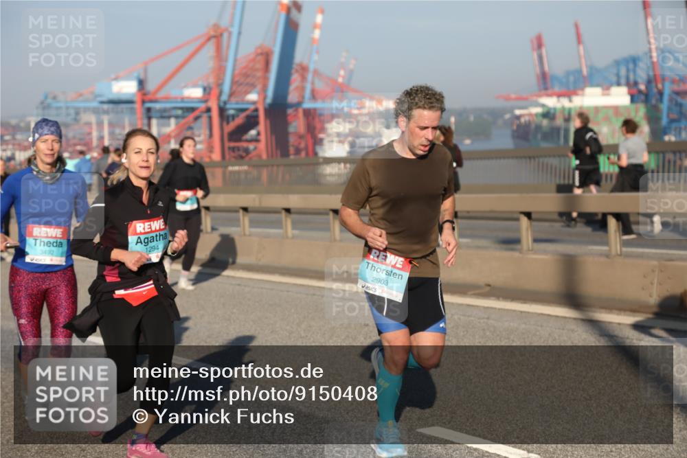 03.10.2025 - Köhlbrandbrückenlauf Yannick Fuchs http://msf.ph/oto/9150408 03.10.2025 08:42:24 Position 2 3492, 1294, 2903 meine-sportfotos.de