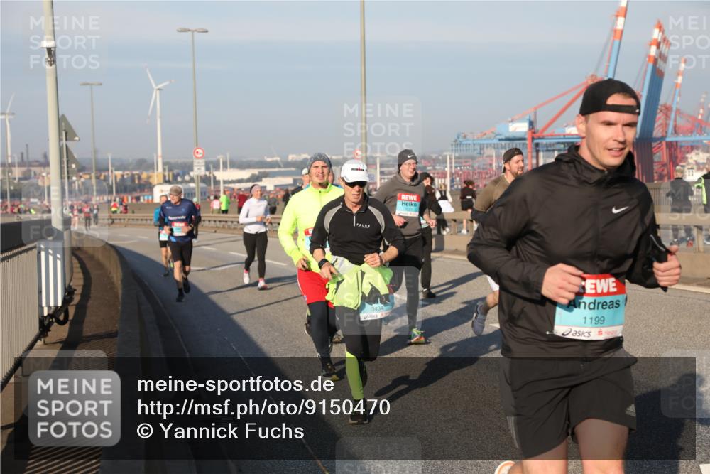 03.10.2025 - Köhlbrandbrückenlauf Yannick Fuchs http://msf.ph/oto/9150470 03.10.2025 08:42:31 Position 2 3434, 2323, 1199 meine-sportfotos.de