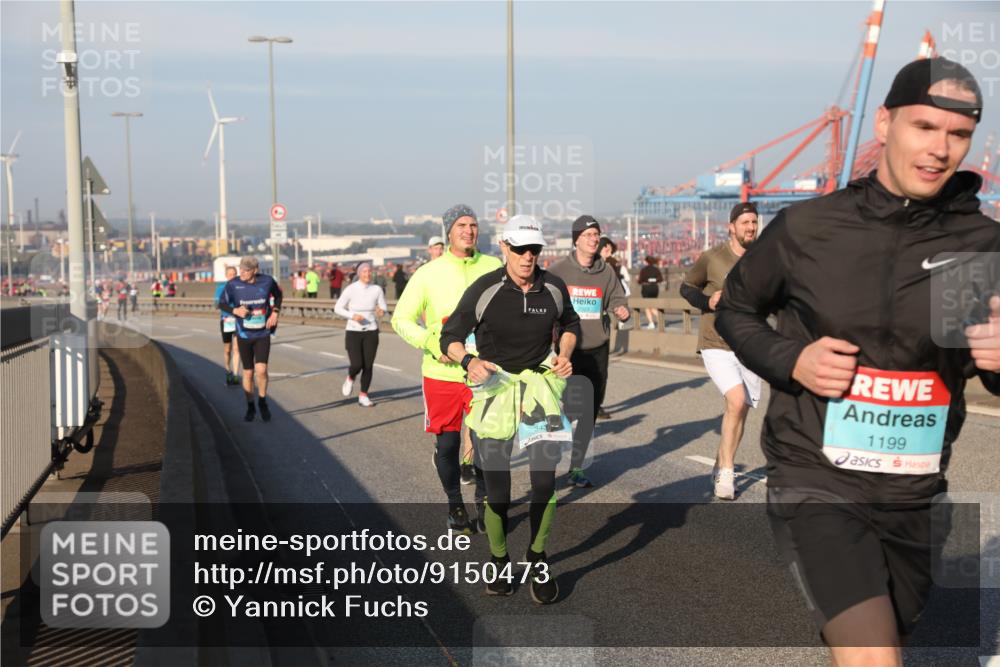 03.10.2025 - Köhlbrandbrückenlauf Yannick Fuchs http://msf.ph/oto/9150473 03.10.2025 08:42:32 Position 2 1199 meine-sportfotos.de