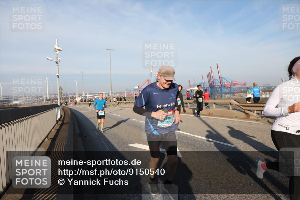 03.10.2025 - Köhlbrandbrückenlauf Yannick Fuchs http://msf.ph/oto/9150540 03.10.2025 08:42:38 Position 2 1250 meine-sportfotos.de