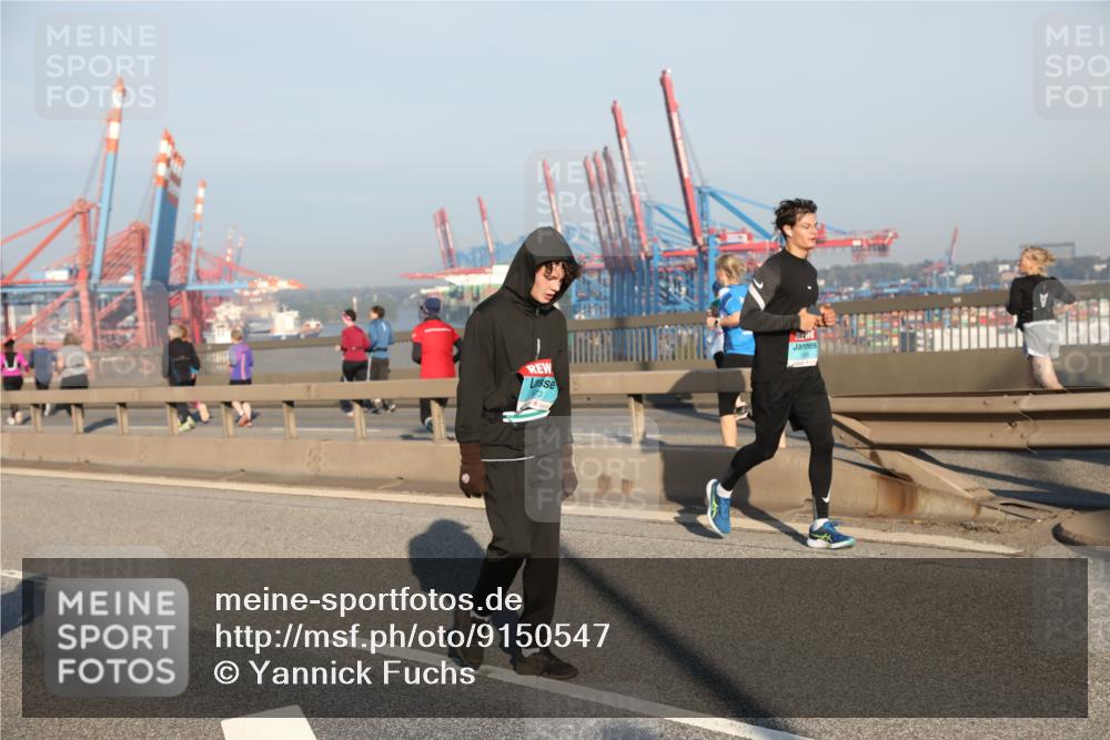 03.10.2025 - Köhlbrandbrückenlauf Yannick Fuchs http://msf.ph/oto/9150547 03.10.2025 08:42:39 Position 2  meine-sportfotos.de