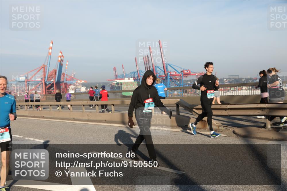 03.10.2025 - Köhlbrandbrückenlauf Yannick Fuchs http://msf.ph/oto/9150550 03.10.2025 08:42:40 Position 2 819 meine-sportfotos.de