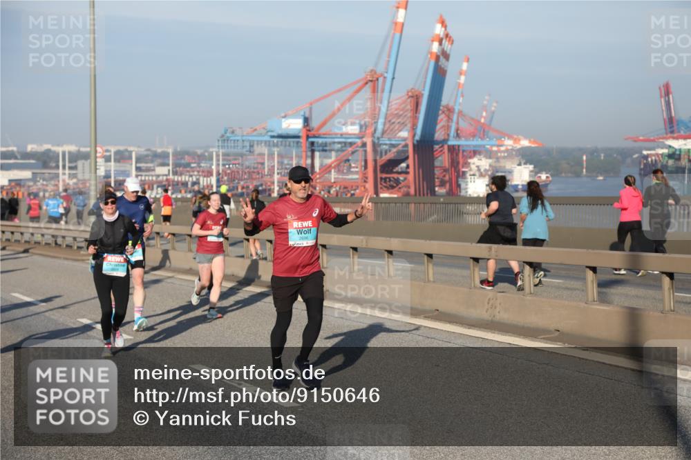 03.10.2025 - Köhlbrandbrückenlauf Yannick Fuchs http://msf.ph/oto/9150646 03.10.2025 08:42:56 Position 2  meine-sportfotos.de