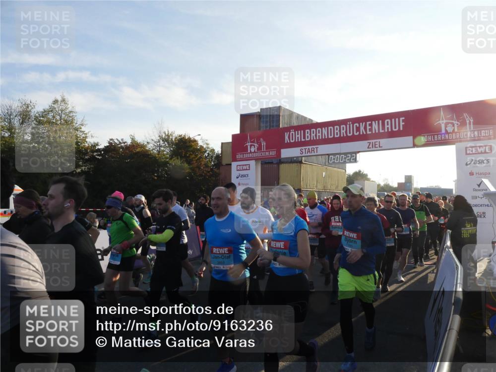 03.10.2025 - Köhlbrandbrückenlauf Matties Gatica Varas http://msf.ph/oto/9163236 03.10.2025 09:00:23 Ziel  meine-sportfotos.de