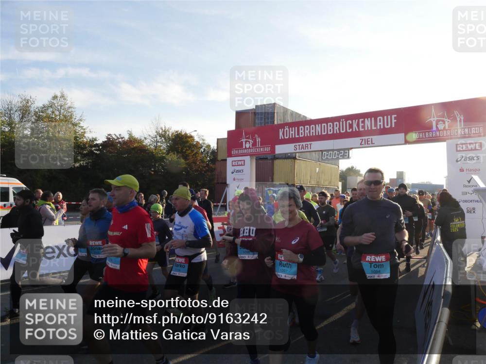 03.10.2025 - Köhlbrandbrückenlauf Matties Gatica Varas http://msf.ph/oto/9163242 03.10.2025 09:00:25 Ziel  meine-sportfotos.de