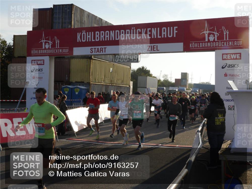 03.10.2025 - Köhlbrandbrückenlauf Matties Gatica Varas http://msf.ph/oto/9163257 03.10.2025 09:00:50 Ziel  meine-sportfotos.de