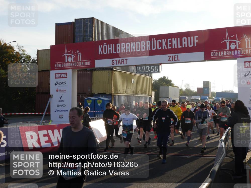 03.10.2025 - Köhlbrandbrückenlauf Matties Gatica Varas http://msf.ph/oto/9163265 03.10.2025 09:00:52 Ziel  meine-sportfotos.de