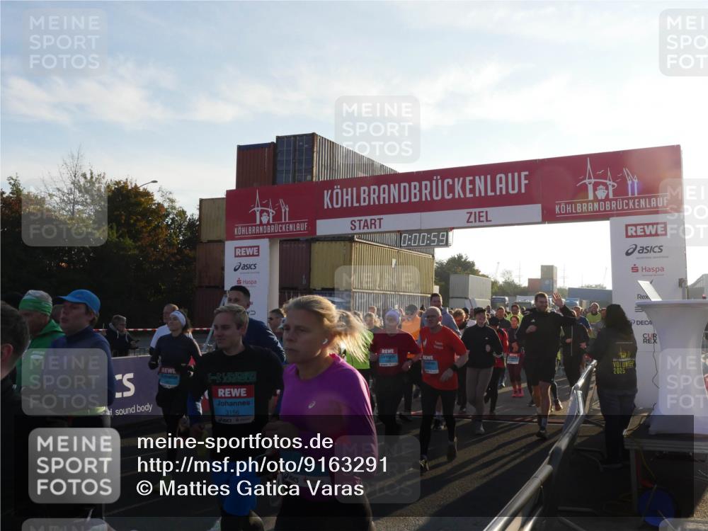 03.10.2025 - Köhlbrandbrückenlauf Matties Gatica Varas http://msf.ph/oto/9163291 03.10.2025 09:01:00 Ziel  meine-sportfotos.de