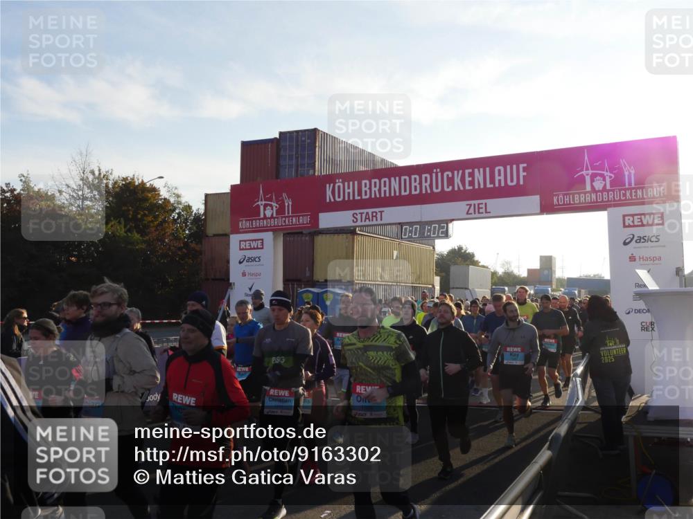 03.10.2025 - Köhlbrandbrückenlauf Matties Gatica Varas http://msf.ph/oto/9163302 03.10.2025 09:01:03 Ziel  meine-sportfotos.de