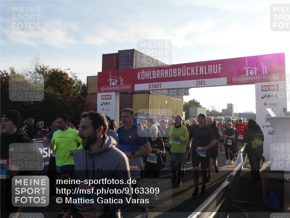 03.10.2025 - Köhlbrandbrückenlauf Matties Gatica Varas http://msf.ph/oto/9163309 03.10.2025 09:01:05 Ziel  meine-sportfotos.de