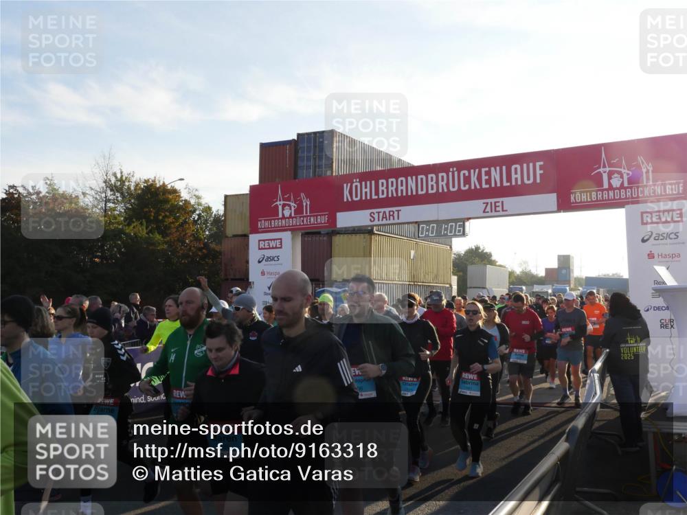 03.10.2025 - Köhlbrandbrückenlauf Matties Gatica Varas http://msf.ph/oto/9163318 03.10.2025 09:01:07 Ziel  meine-sportfotos.de