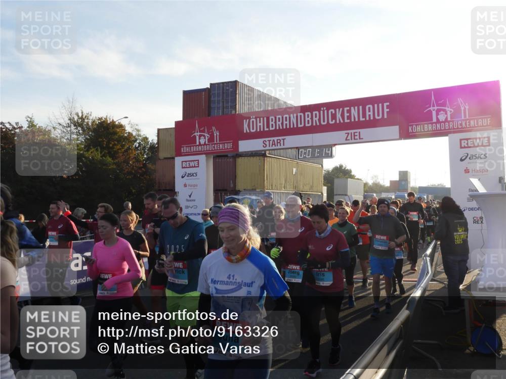 03.10.2025 - Köhlbrandbrückenlauf Matties Gatica Varas http://msf.ph/oto/9163326 03.10.2025 09:01:15 Ziel  meine-sportfotos.de