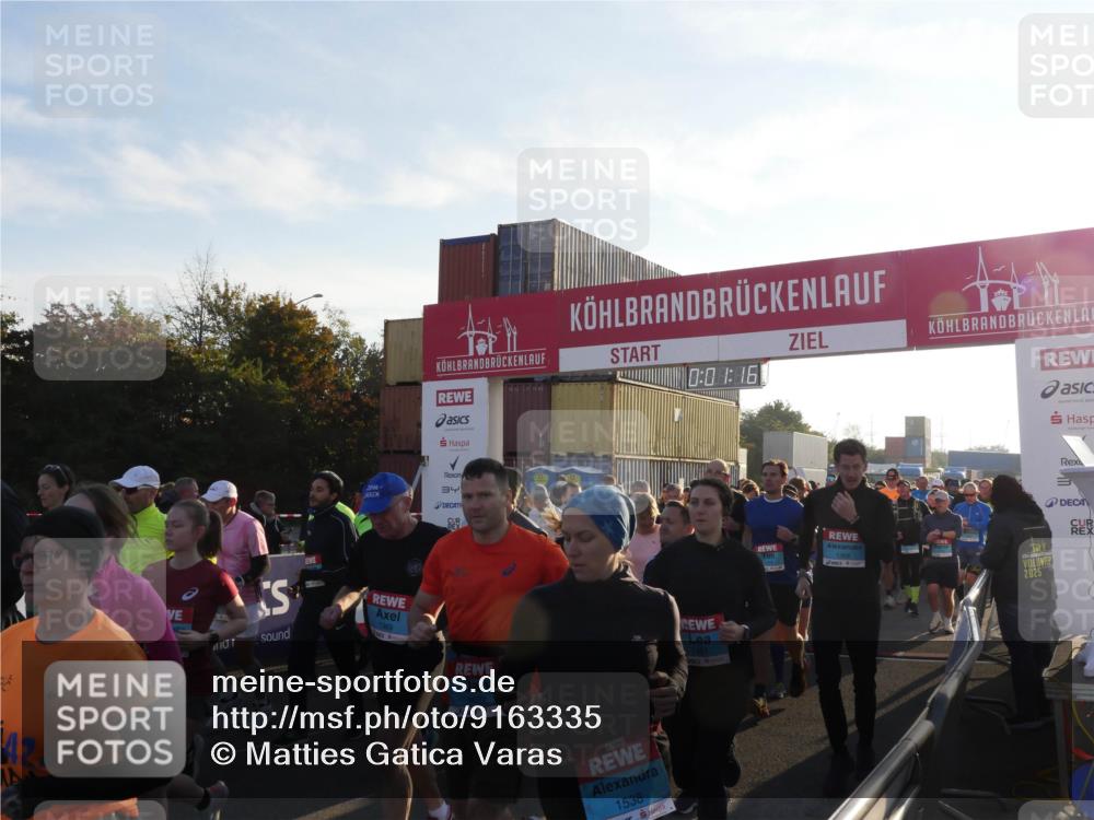 03.10.2025 - Köhlbrandbrückenlauf Matties Gatica Varas http://msf.ph/oto/9163335 03.10.2025 09:01:18 Ziel  meine-sportfotos.de