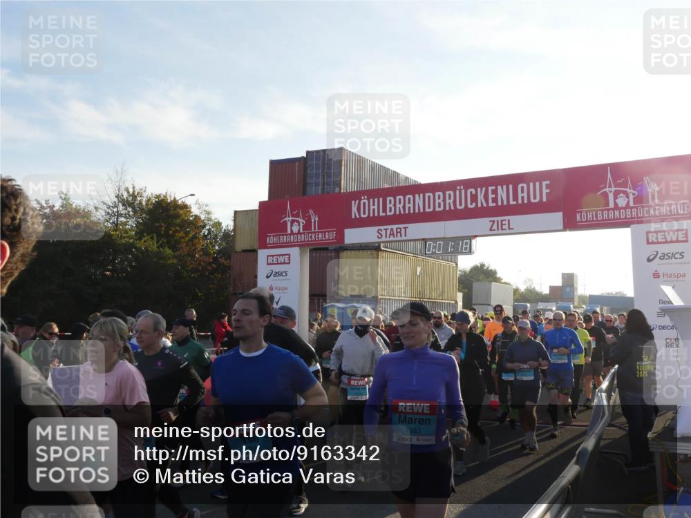 03.10.2025 - Köhlbrandbrückenlauf Matties Gatica Varas http://msf.ph/oto/9163342 03.10.2025 09:01:20 Ziel  meine-sportfotos.de
