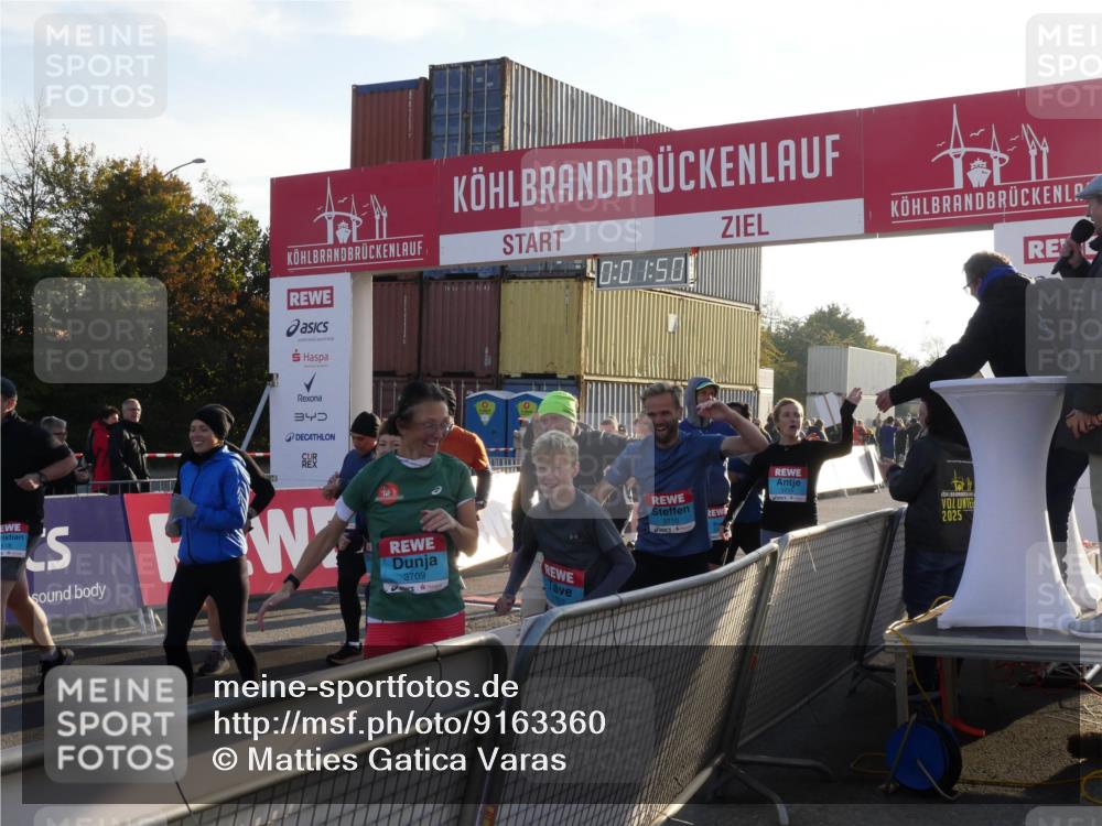 03.10.2025 - Köhlbrandbrückenlauf Matties Gatica Varas http://msf.ph/oto/9163360 03.10.2025 09:01:51 Ziel  meine-sportfotos.de