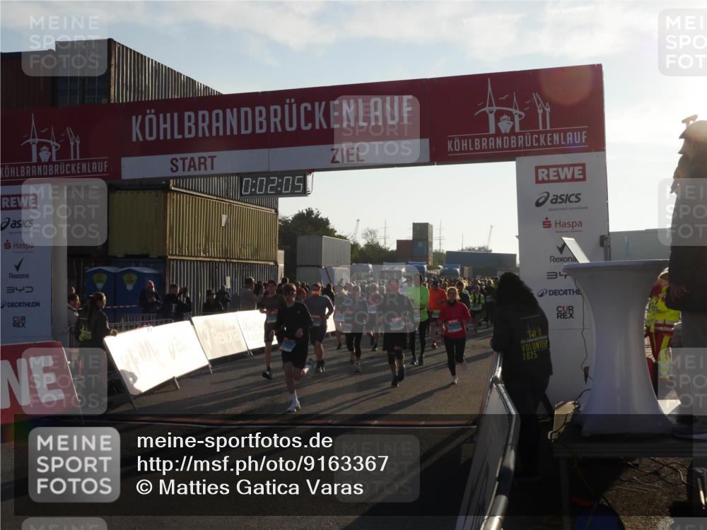 03.10.2025 - Köhlbrandbrückenlauf Matties Gatica Varas http://msf.ph/oto/9163367 03.10.2025 09:02:07 Ziel  meine-sportfotos.de