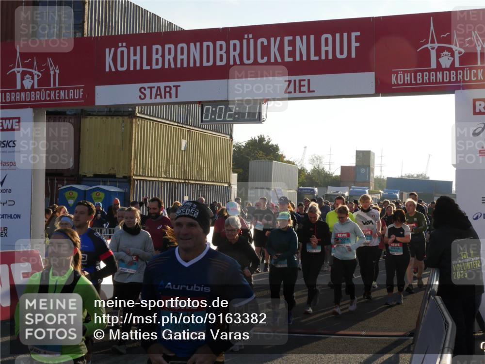 03.10.2025 - Köhlbrandbrückenlauf Matties Gatica Varas http://msf.ph/oto/9163382 03.10.2025 09:02:13 Ziel  meine-sportfotos.de