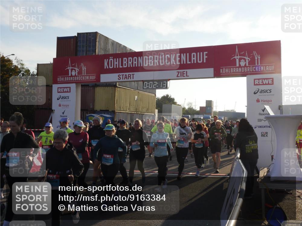 03.10.2025 - Köhlbrandbrückenlauf Matties Gatica Varas http://msf.ph/oto/9163384 03.10.2025 09:02:15 Ziel  meine-sportfotos.de