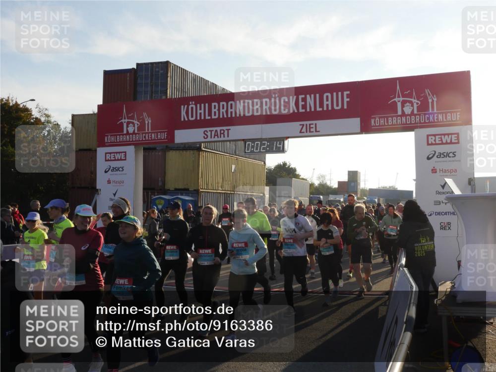 03.10.2025 - Köhlbrandbrückenlauf Matties Gatica Varas http://msf.ph/oto/9163386 03.10.2025 09:02:15 Ziel  meine-sportfotos.de