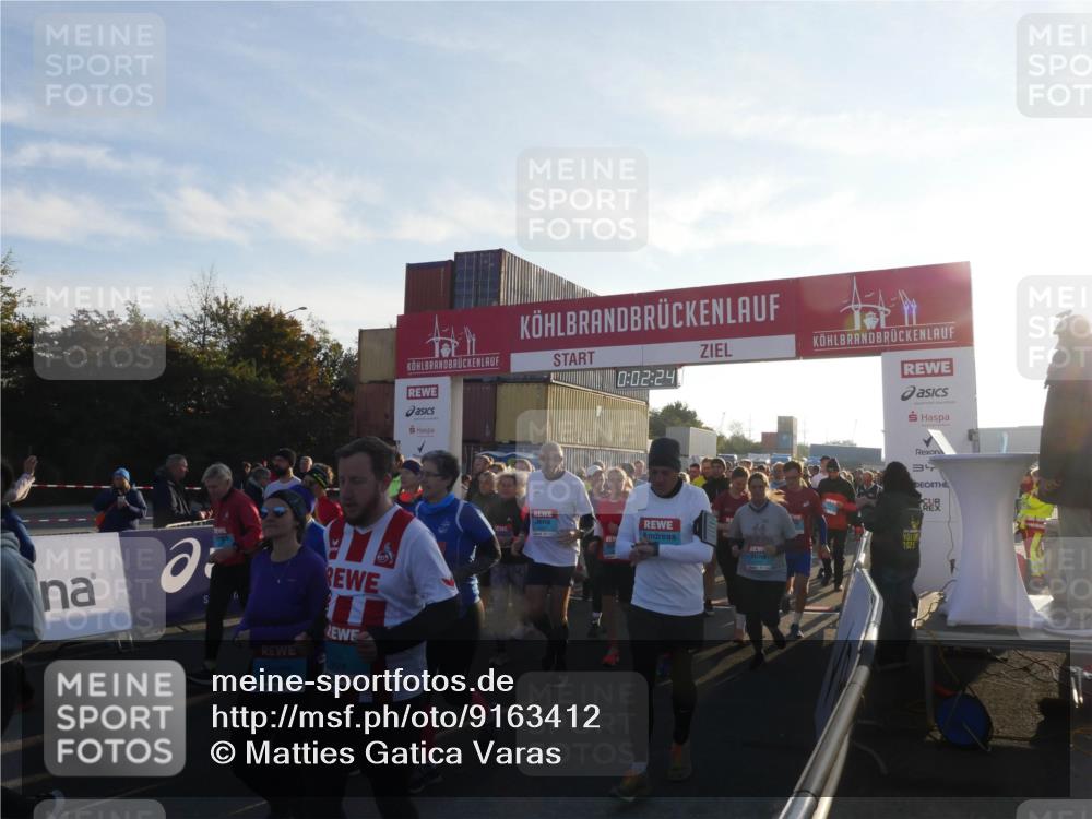 03.10.2025 - Köhlbrandbrückenlauf Matties Gatica Varas http://msf.ph/oto/9163412 03.10.2025 09:02:25 Ziel  meine-sportfotos.de