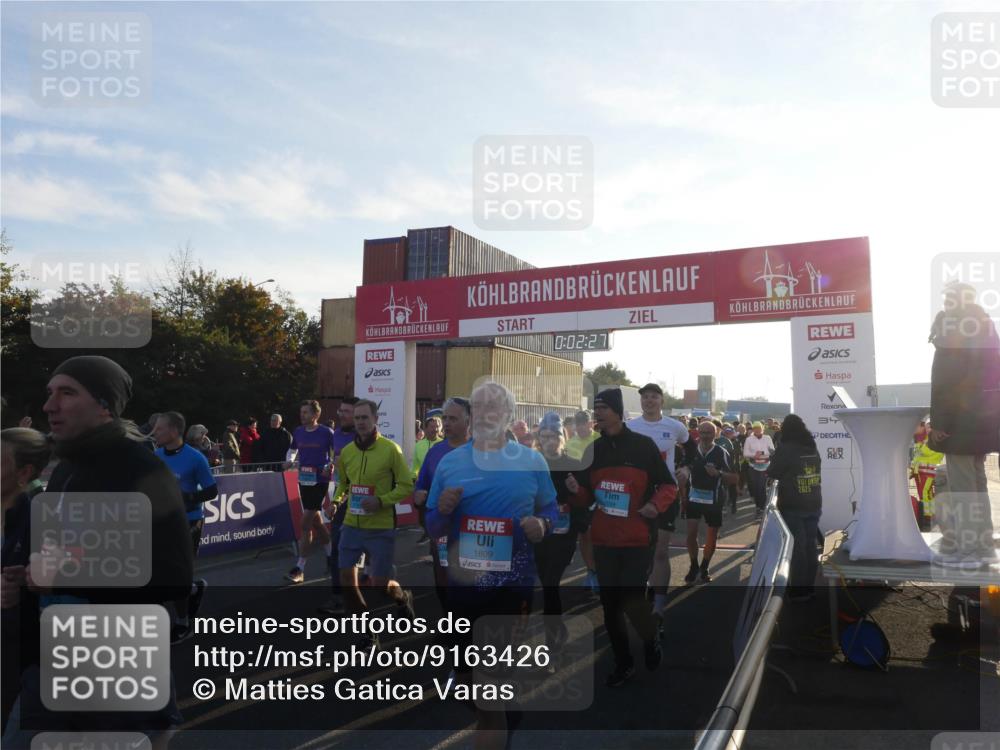 03.10.2025 - Köhlbrandbrückenlauf Matties Gatica Varas http://msf.ph/oto/9163426 03.10.2025 09:02:29 Ziel  meine-sportfotos.de