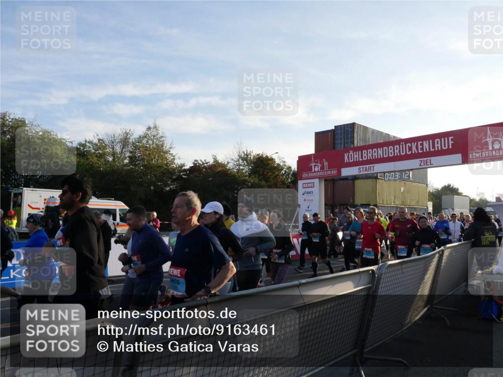 03.10.2025 - Köhlbrandbrückenlauf Matties Gatica Varas http://msf.ph/oto/9163461 03.10.2025 09:03:14 Ziel  meine-sportfotos.de