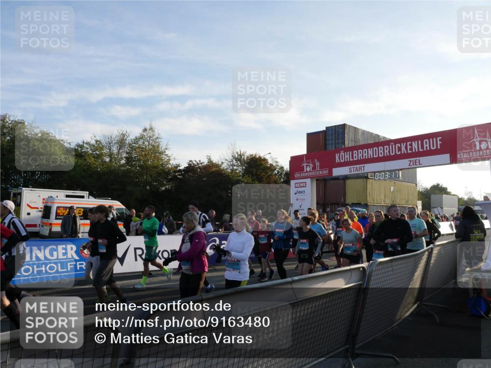 03.10.2025 - Köhlbrandbrückenlauf Matties Gatica Varas http://msf.ph/oto/9163480 03.10.2025 09:03:19 Ziel  meine-sportfotos.de